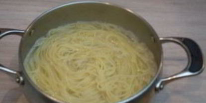 Шаг 3: пасты под соусом карбонара