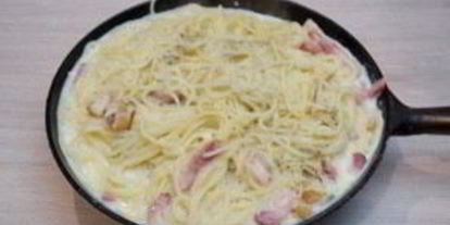 Шаг 5: пасты под соусом карбонара