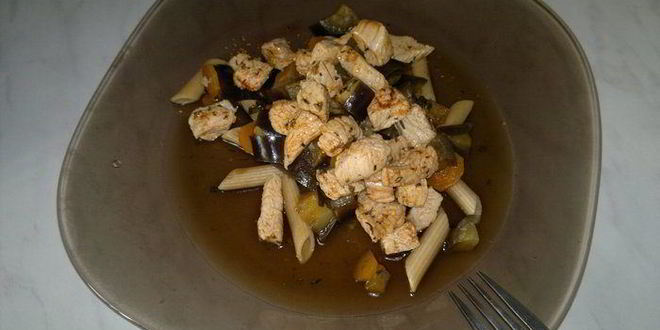 Рецепт пасты с баклажаном, морковью и грудка индейки с паприкой и чили