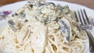 Рецепт Пасты с грибами и курицей в сливочном соусе
