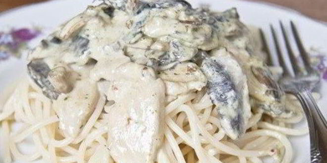 Рецепт Пасты с грибами и курицей в сливочном соусе