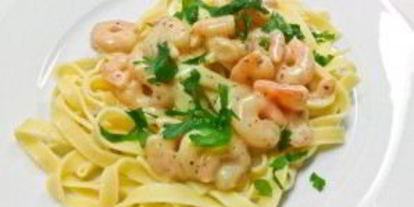 Шаг 7: пасты с креветками под соусом