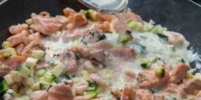 Шаг 3: пасты с лососем в сливочном соусе