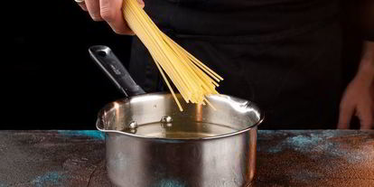 Шаг 1: пасты с морепродуктами