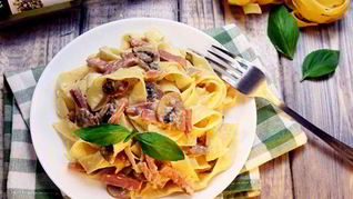 Рецепт Пасты с ветчиной и грибами