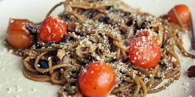 Рецепт Спагетти с черри, баклажанами и пророщенной фасолью