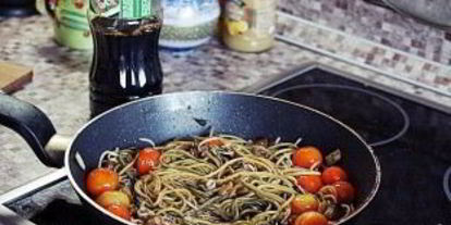 Шаг 2: спагетти с черри, баклажанами и пророщенной фасолью