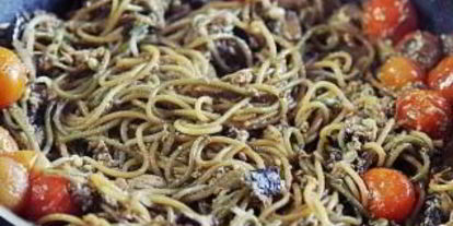 Шаг 3: спагетти с черри, баклажанами и пророщенной фасолью