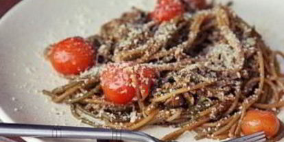 Шаг 4: спагетти с черри, баклажанами и пророщенной фасолью