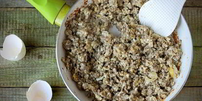 Шаг 4: спагетти с яйцом и свиным фаршем