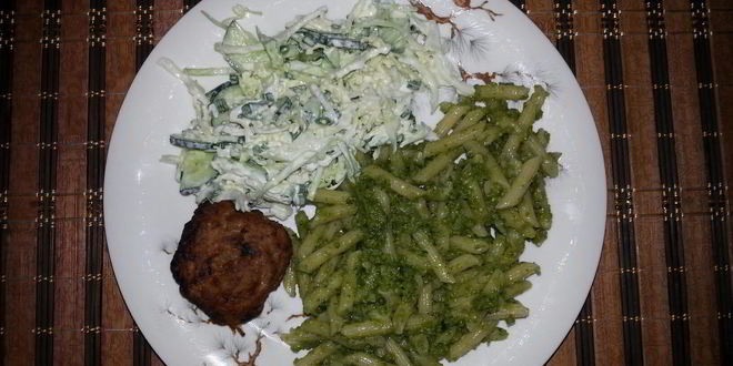 Рецепт Зеленой пасты со шпинатом, спаржей и козьим сыром