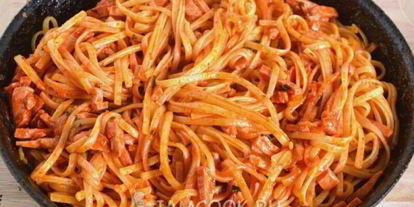 Шаг 5: жареных макарон с колбасой в томатном соусе