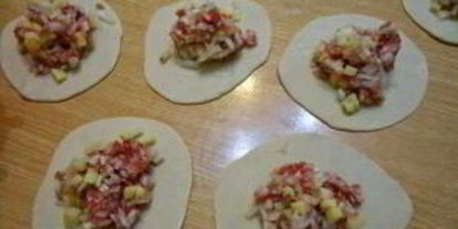 Шаг 1: мантов с курицей и картошкой