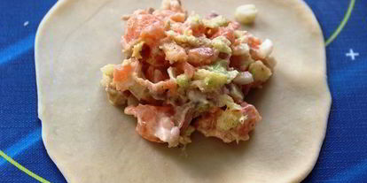 Шаг 6: мантов с семгой и шафраном