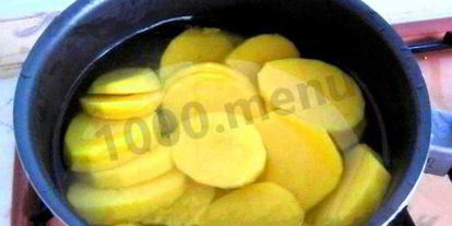 Шаг 2: картошки по-французски с фаршем в духовке