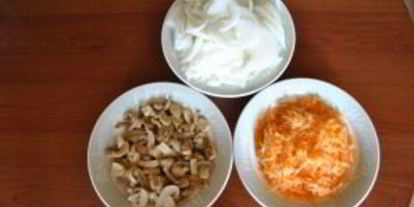 Шаг 2: мяса по-французски со свининой и грибами