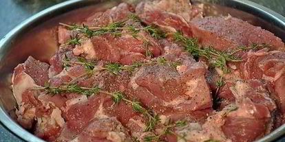 Шаг 1: свиной шейки с пармезаном запеченная по-французски