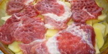 Шаг 3: свинины по-французски с картофелем