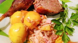 Рецепт Гуся, фаршированного квашенной капустой с копченостями