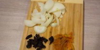 Шаг 1: индейки с черносливом и курагой