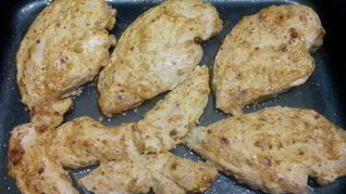 Рецепт Куриных грудок, запеченных с майонезом и специями