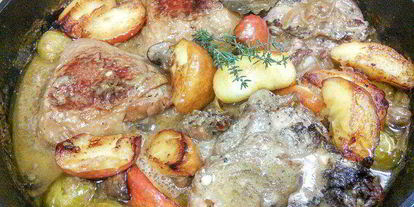 Шаг 8: курицы, тушенной в сидре с яблоками