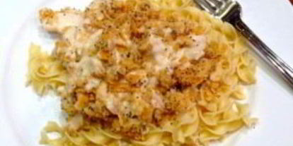 Шаг 3: курицы, тушенной в сметане с чесноком