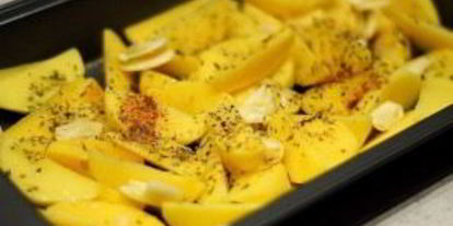 Шаг 3: маринованной в кефире курица с картофелем