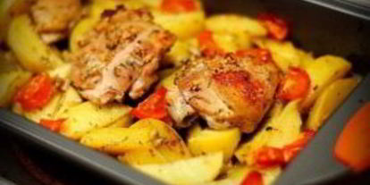 Шаг 6: маринованной в кефире курица с картофелем