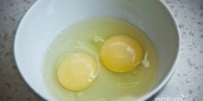 Шаг 2: мяса в омлете