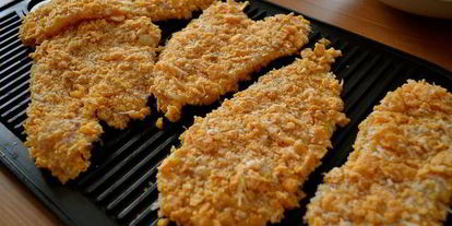 Шаг 5: отбивных в кукурузной корочке