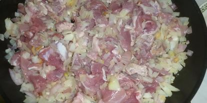 Шаг 1: свинины с баклажанами, рисовой лапшой и грибным соусом