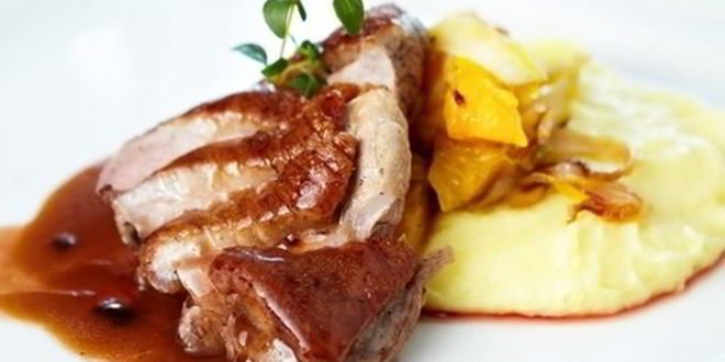 Рецепт утиной грудки с яблочно-картофельным пюре