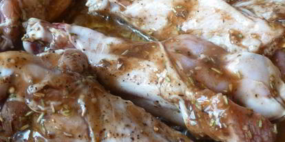 Шаг 2: утки барбекю с шампиньонами и маринованным луком