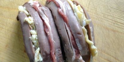 Шаг 4: языка фаршированного в сливочном соусе