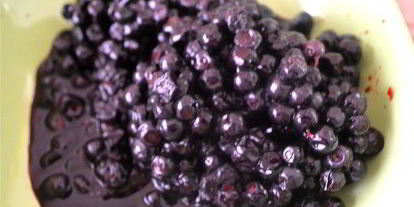 Шаг 3: ньокков из творога с черничным соусом и сливками