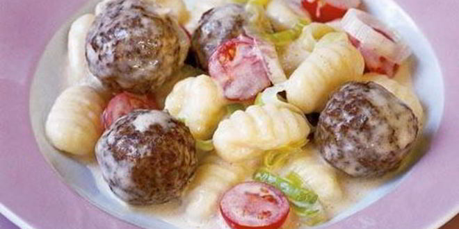 Рецепт ньокков с мясными шариками и помидорами