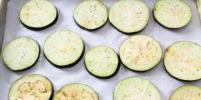 Шаг 1: баклажанов с моцареллой и помидорами