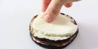 Шаг 11: баклажанов с моцареллой и помидорами