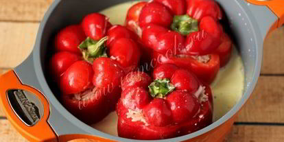 Шаг 7: фаршированных перцев в сметанном соусе