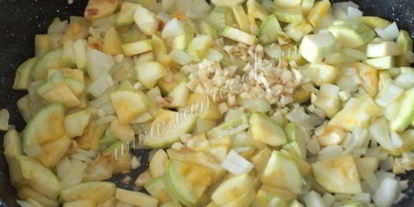 Шаг 5: кабачков по-венгерски