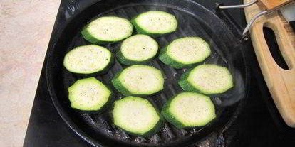 Шаг 3: кабачка, жареного на гриле