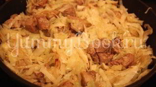 Рецепт Капусты тушеной в мультиварке с мясом