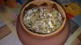 Рецепт Картошки с рыбой в сметане, запеченная в горшочке