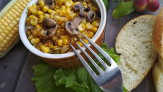 Рецепт Кукурузы, тушеной с грибами