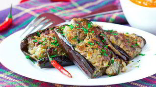 Рецепт Меланзаны рипьено с томатным соусом — фаршированных баклажанов