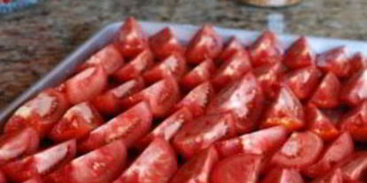 Шаг 2: помидоров, сушеных в духовке