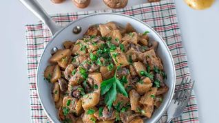 Рецепт Тушеной картошки с грибами в мультиварке