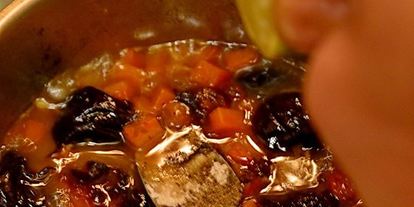 Шаг 6: тушеной моркови с черносливом