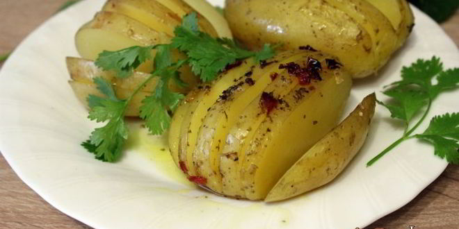 Рецепт запеченного картофеля с маслом и пряностями